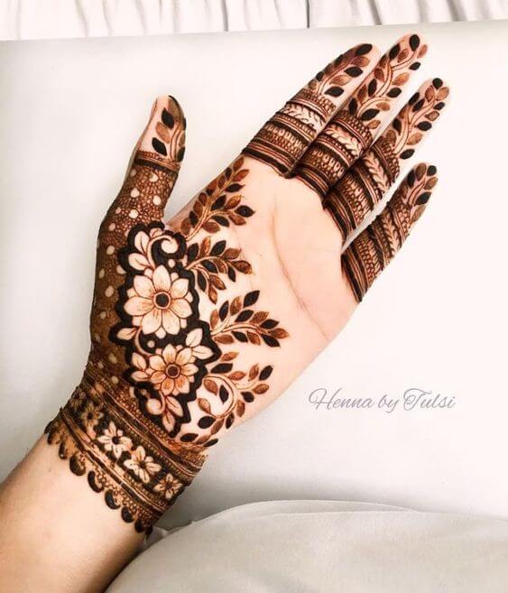 front hand easy mehndi design by tulsi